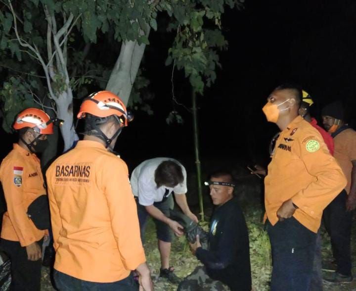 Gunung Berapi Sedang Erupsi, Dua WNA Asal Swedia Nekad Berkemah di Lereng Gunung Lewotobi
