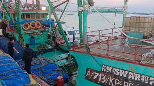 Langgar Izin, Kapal Nelayan Beserta 32 ABK Diamankan di Perairan Sibolga