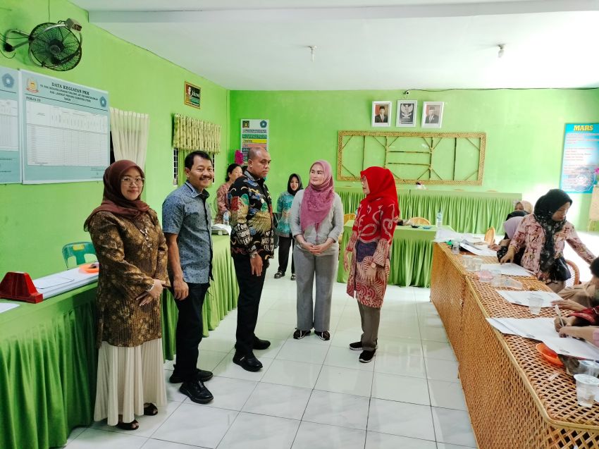 Pj. Bupati Langkat Faisal Hasrimy melakukan Sidak di Kantor Desa Tanjung Jati Kecamatan Binjai