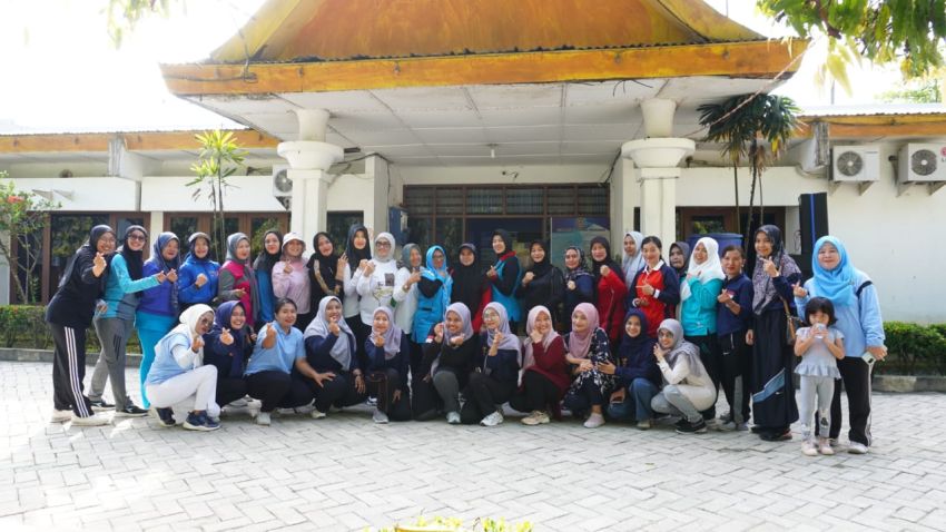 Laksanakan SKJ, Ketua DWP Rina Wahyuni : Ibu-ibu Jangan Stres dan Harus Bahagia 