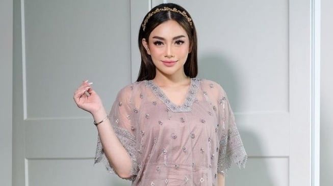 Celine Evangelista Terciduk Chattingan dengan Mayor Teddy