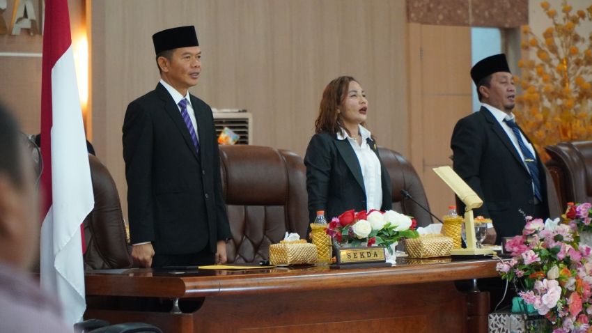 Sekda Langkat Amril menghadiri Rapat Paripurna DPRD Langkat, Dalam Rangka Pengambilan Sumpah Anggota PAW