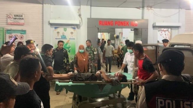 Diduga Keracunan Gas PT SMGP, Seratusan Warga Madina Dilarikan ke Rumah Sakit