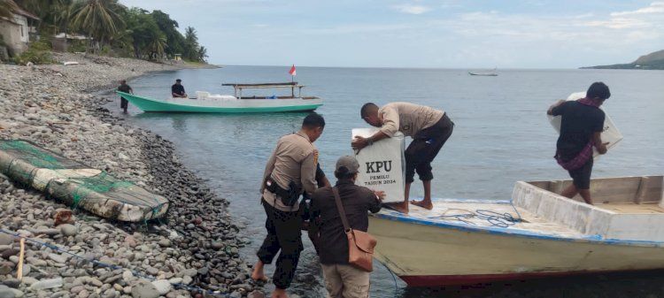 Ratusan Kotak Suara di Manggarai Didistribusi Lewat Jalur Laut