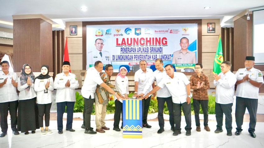 Pj Bupati Langkat Faisal Hasrimy Buka Bimbingan Teknis Aplikasi Srikandi