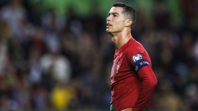 Cristiano Ronaldo Mandul, Portugal Ditekuk Slovenia 0-2