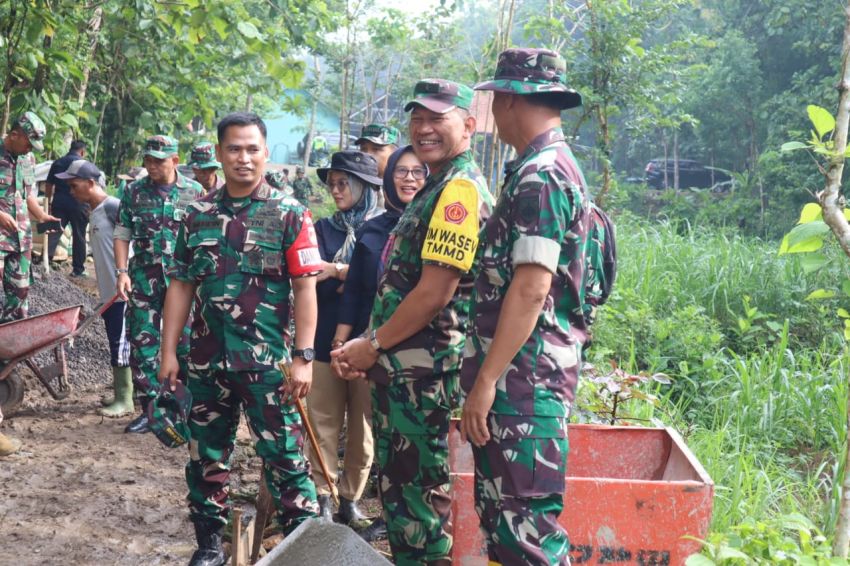 Kadispenad Brigjen TNI Kristomei Sianturi Datang dari Ibukota Kerahkan Pasukan Serbu Dusun Tangkil