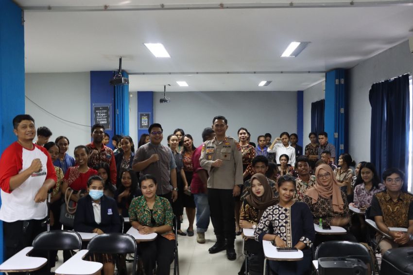 Perwira Polda NTT Ini Ajari Mahasiswa di Kupang Enterpreuneur Mindset