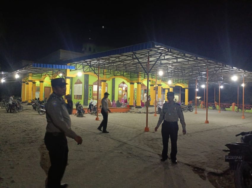Polres Langkat Laksanakan Pengamanan Sholat Tarawih, Berikan Rasa Aman dan Nyaman Pada Masyarakat