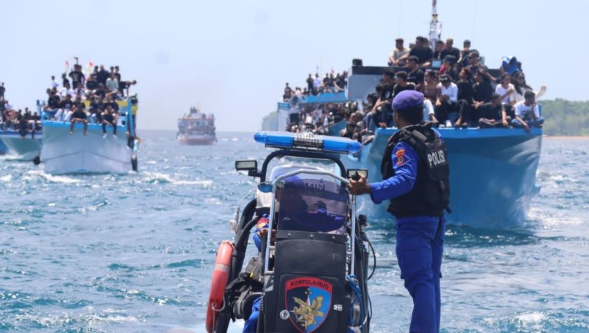 Siagakan Personil dan Sarana Pendukung, Anggota Polairud Sigap Evakuasi Kapal Mati Mesin Selama Prosesi Semana Santa