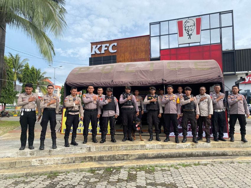 Polisi Steril Sejumlah Pusat Perbelanjaan di Kota Kupang