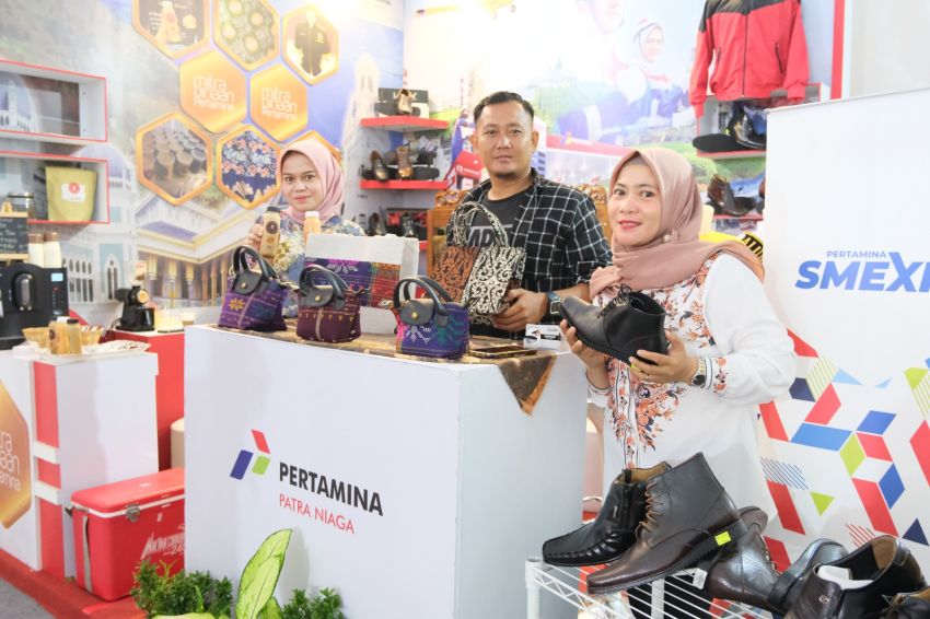 Ada Tas Ulos dan Sepatu Kulit Berlabel Cha Dear Binaan Pertamina di Istana Maimun