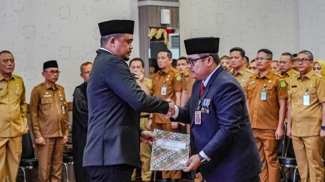 Bobby Nasution Lantik Topan Ginting jadi Plt Sekda Medan