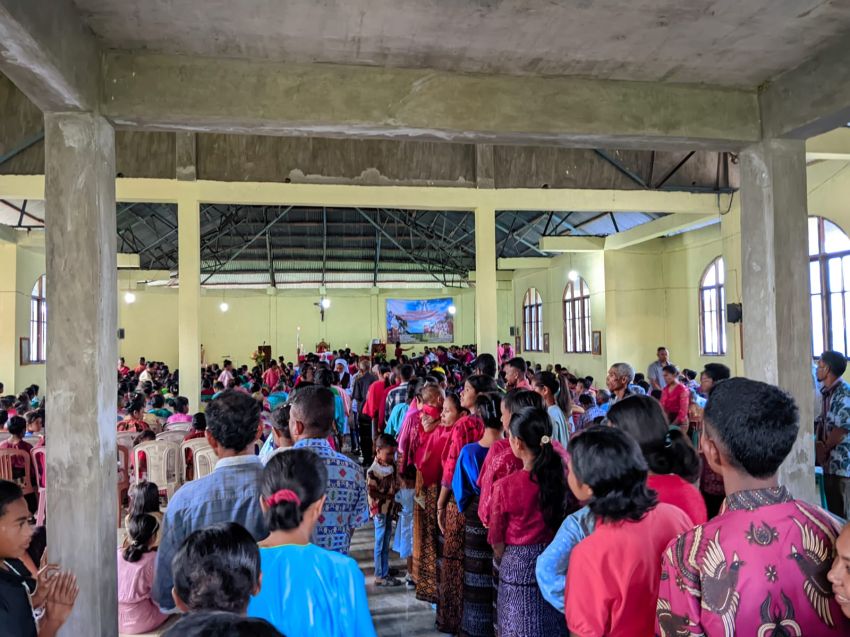 Minggu Kasih kembali jadi Kesempatan Kapolsek Wolowaru Menyampaikan Pesan Kamtibmas