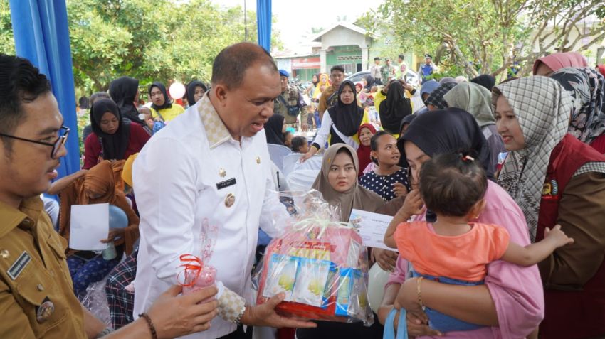 Tinjau Posyandu, Pj. Bupati Langkat: Pemerintah Peduli, Jangan Lelah Mencintai Negeri dan Masyarakat