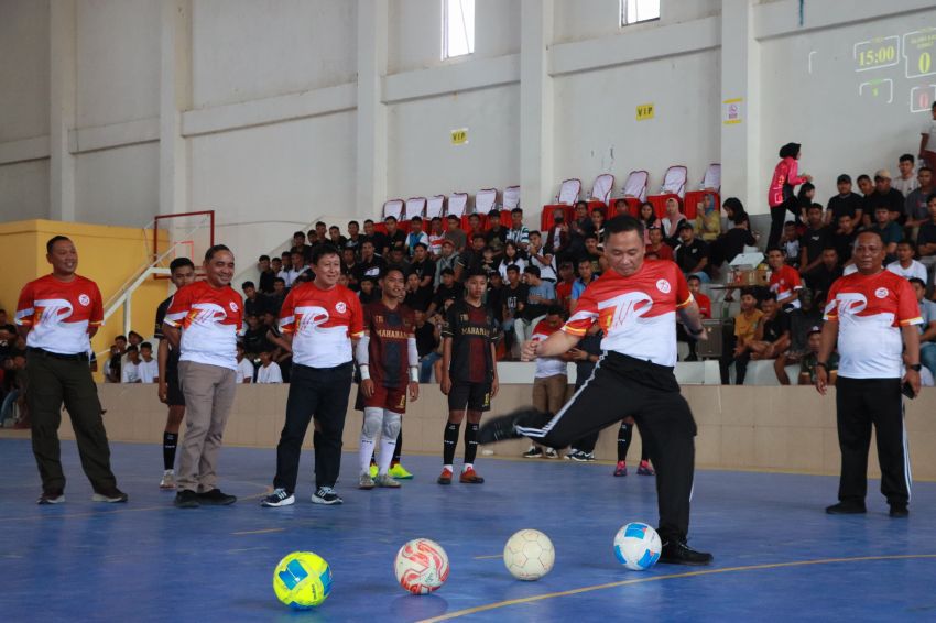 39 Tim Ramaikan Turnamen Futsal Kapolres Manggarai Barat Cup 2024