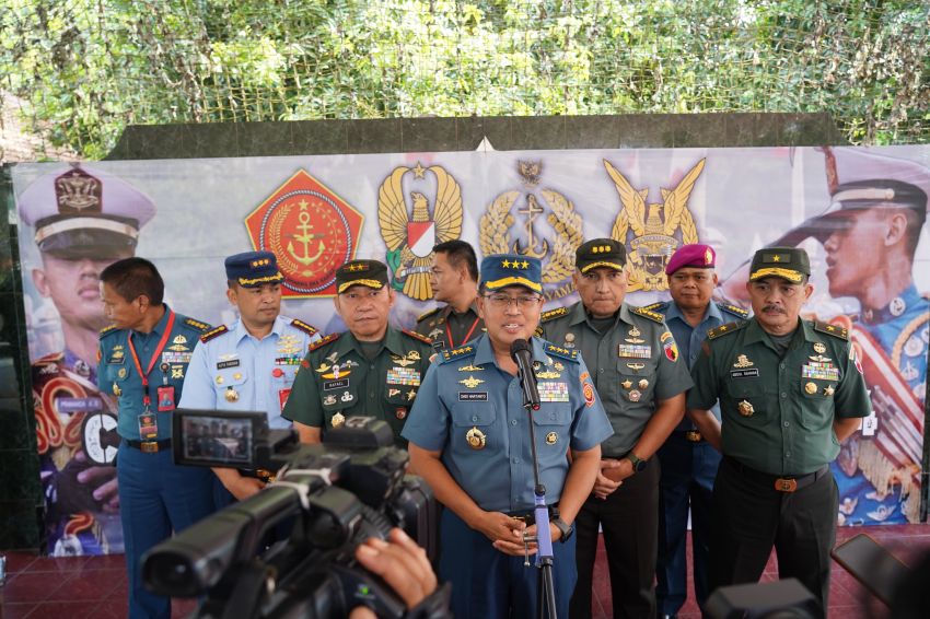 Laksdya TNI Dadi Hartono dan Mayjen TNI Rafael Tinjau Pelaksanaan Seleksi Catar Akademi TNI