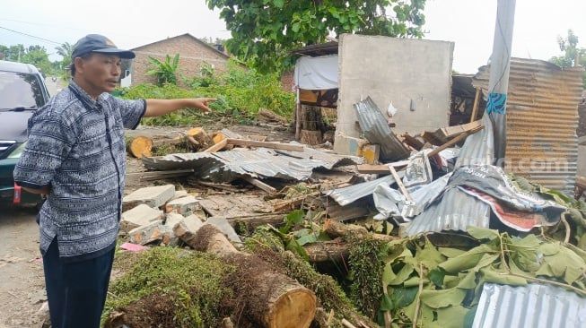 Ibu dan Anak Tewas Tertimpa Pohon Tumbang di Deliserdang