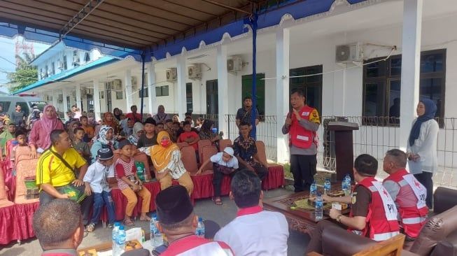 Polres Labusel Gelar Sunatan Massal HUT Bhayangkara, Diikuti 100 Anak