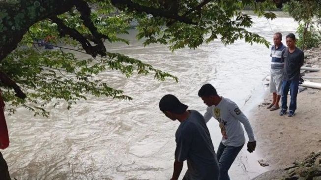 Balita Hanyut di Sungai Bah Bolon, Satu Tewas, Satu Hilang