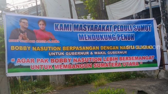 Tak Disangka Begini Reaksi Masyarakat Tanggapi Spanduk Bobby Nasution-Nagita Slavina di Medan