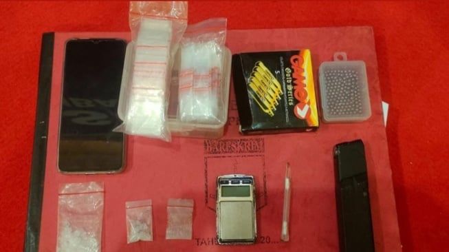 Pengedar Narkoba di Labusel Ditangkap, Polisi Amankan Barang Bukti Tak Terduga