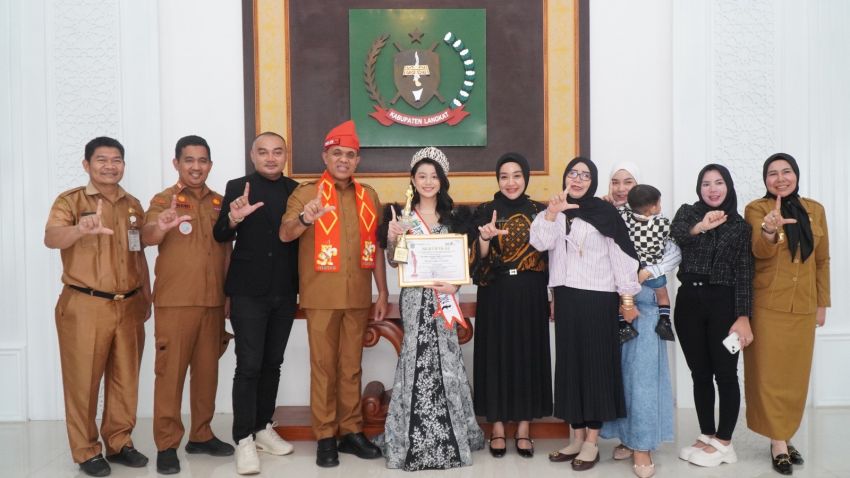 Pj Bupati beserta Pj Ketua TP. PKK Langkat Sambut Hangat Calon Puteri Batik Cilik 2024