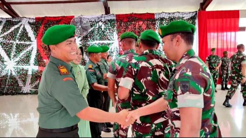 Dandim 1710/Mimika Pimpin Serah Terima Jabatan Danramil dan Perwira Staf