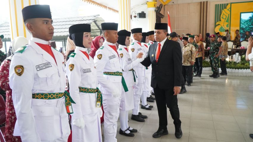 Pj. Bupati Langkat Faisal Hasrimy Kukuhkan 58 Anggota Paskibraka: Ini Tugas Mulia pada HUT RI ke-79