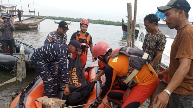 Nelayan di Belawan Tewas Usai Jatuh ke Laut