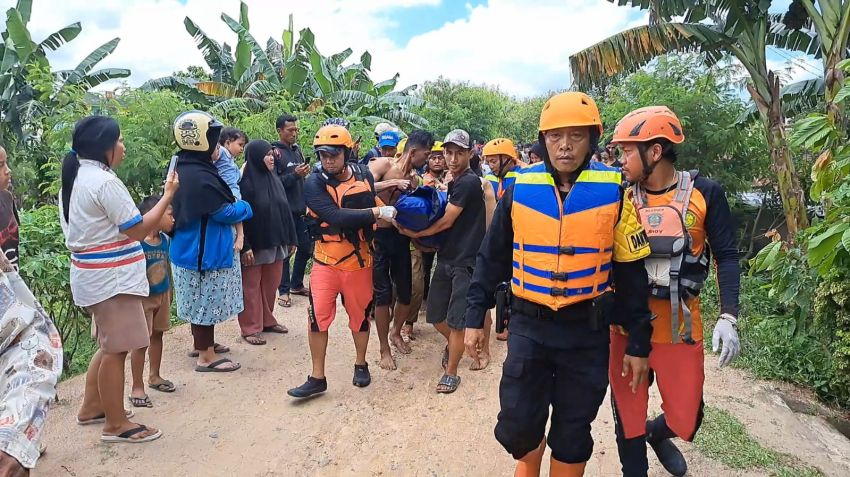 Jasad Dendi Ditemukan Warga Mengambang di Sungai, Keluarga Histeris