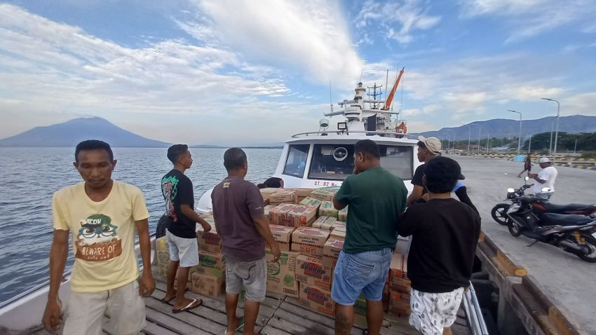 Bantuan Mengalir bagi Korban Erupsi Gunung Api, Polisi Bantu Salurkan Bantuan