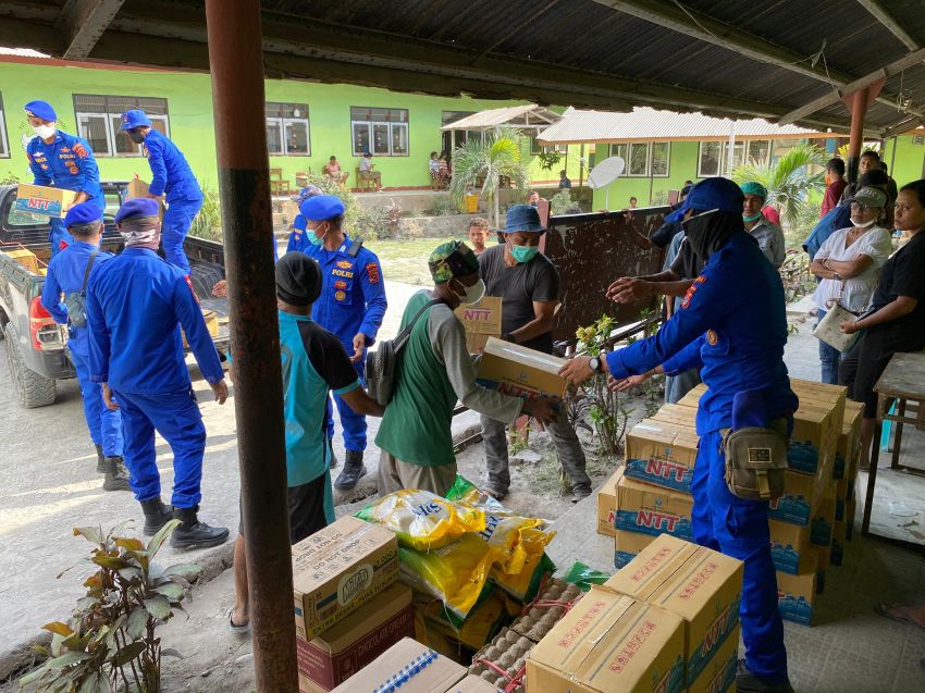 Jelang HUT ke 74, Dit Polairud Polda NTT Gelar Bakti Sosial