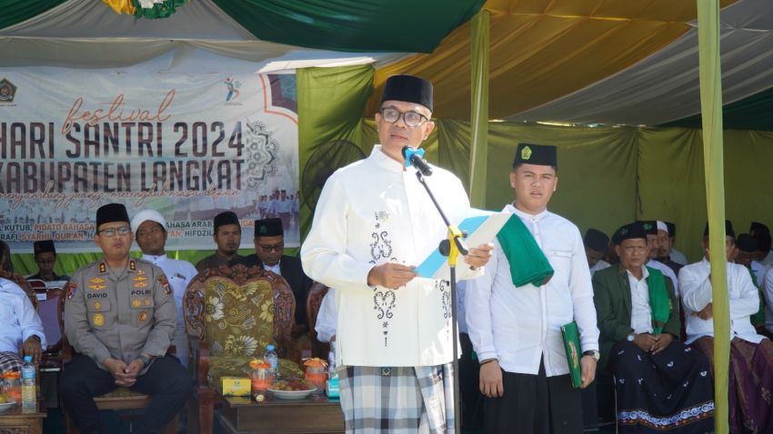 Peringatan Hari Santri Nasional 2024: Pj Bupati Langkat Faisal Hasrimy Sebut Santri Pilar Utama Masa Depan Bangsa