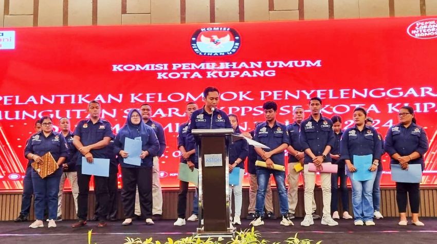 3.864 Orang KPPS se Kota Kupang Dilantik KPU Kota Kupang, Dua Difabel di Kecamatan Kota Lama Ikut Dilantik