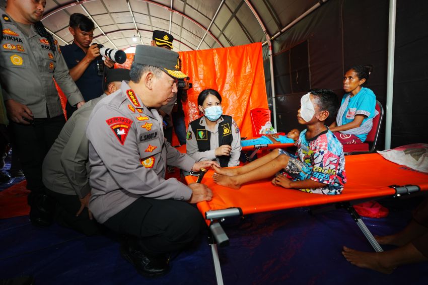 Kapolri Pastikan Pelayanan dan Kebutuhan Warga di Lokasi Pengungsi