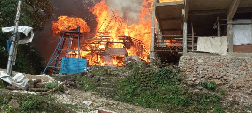 14 Unit Rumah di Kampung Bodo Ede Sumba Barat Terbakar