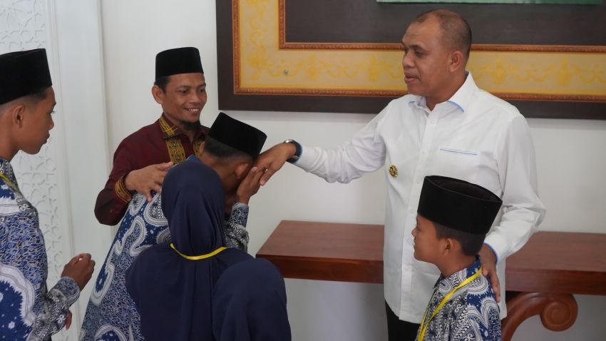 Pj Bupati Langkat Lepas Kontingen PORSADIN VI, Siap Harumkan Nama Sumut di Tingkat Nasional