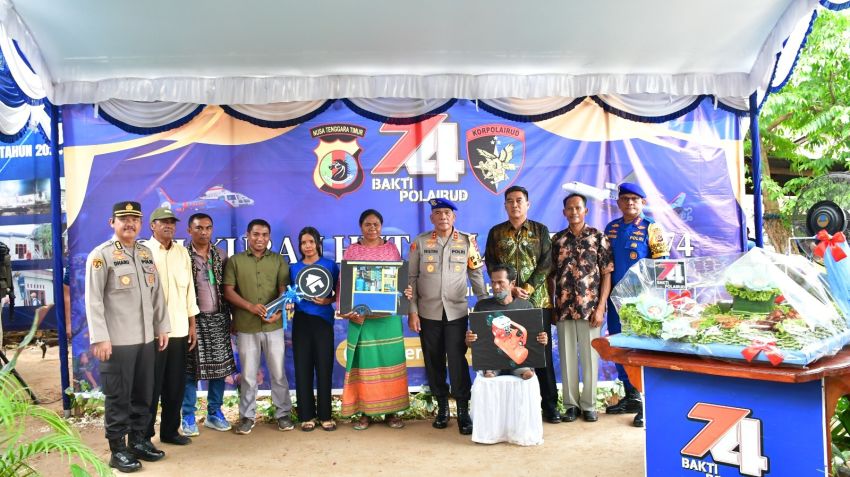 Rayakan HUT ke 74, Polairud Polda NTT Gelar Aksi Sosial yang Menyentuh