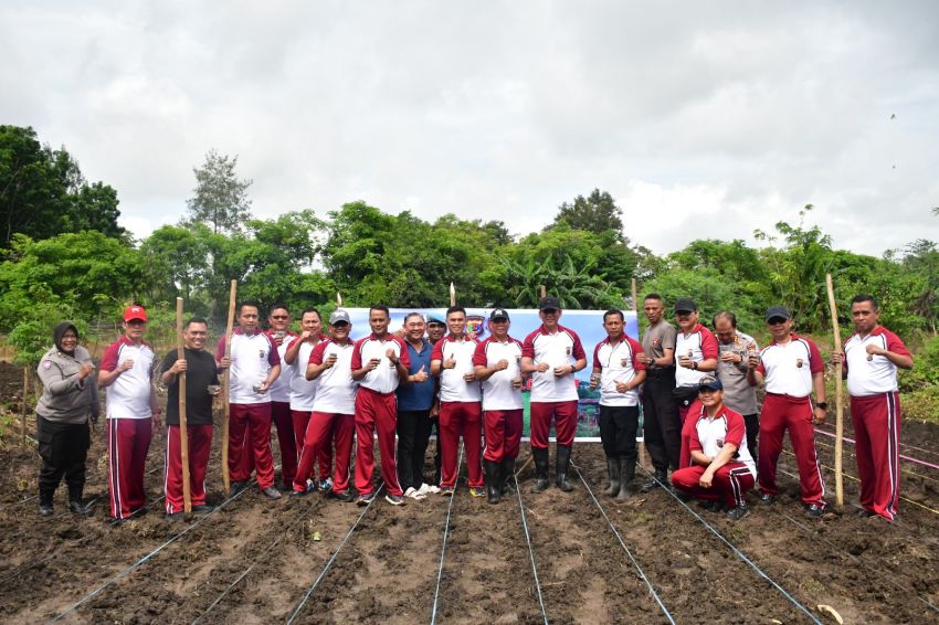 Direktorat Samapta Polda NTT Sulap 3 Hektar Lahan Tidur Jadi Lahan Produktif