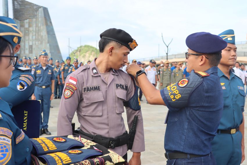 Polisi dan Instansi Amankan Pelabuhan di Labuan Bajo Jelang Nataru