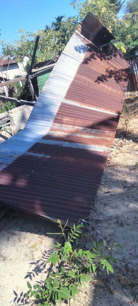Diterjang Angin, Rumah PHL Polda NTT Roboh Rata Tanah