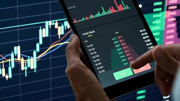 IHSG Dibuka Menguat ke 8.086, Saham BRMS, RAJA, dan WIFI Kompak Hijau