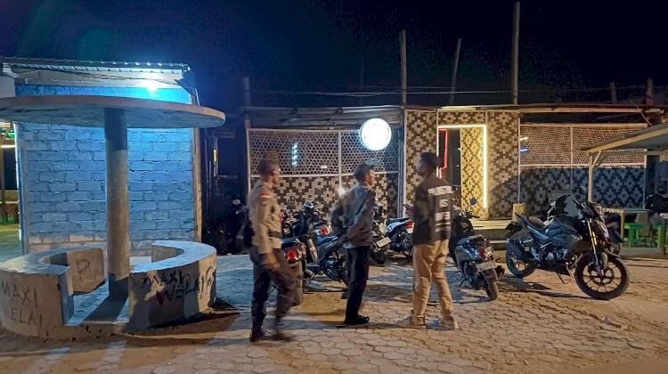 Patroli Hingga Dini Hari, Anggota Polsek Kota Lama Imbau Warga Hindari Konsumsi Miras
