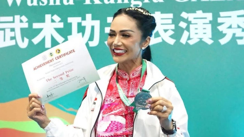 Kris Dayanti Raih Medali Perak di Kejuaraan Wushu Dunia 2025