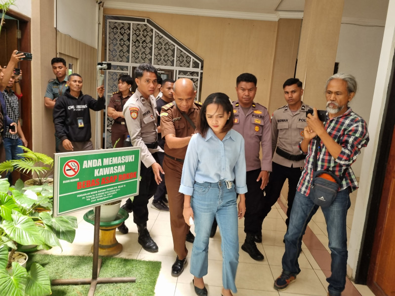 Dituntut 12 Tahun, Mahasiswi Penyedia Anak Untuk Mantan Kapolres Ngada Dihukum 11 Tahun Penjara
