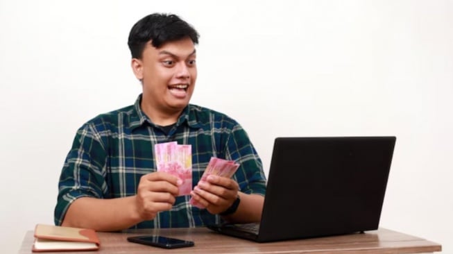 Daftar Lengkap 96 Pinjol Legal Berizin OJK: Update Resmi Oktober 2025