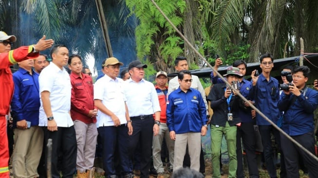 Bahlil: Izin Operasi Sumur Minyak Rakyat Terbit Paling Lambat November 2025