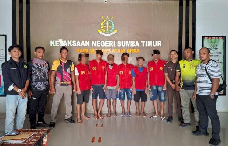 Enam Tersangka Curnak di Sumba Timur Diserahkan ke Jaksa