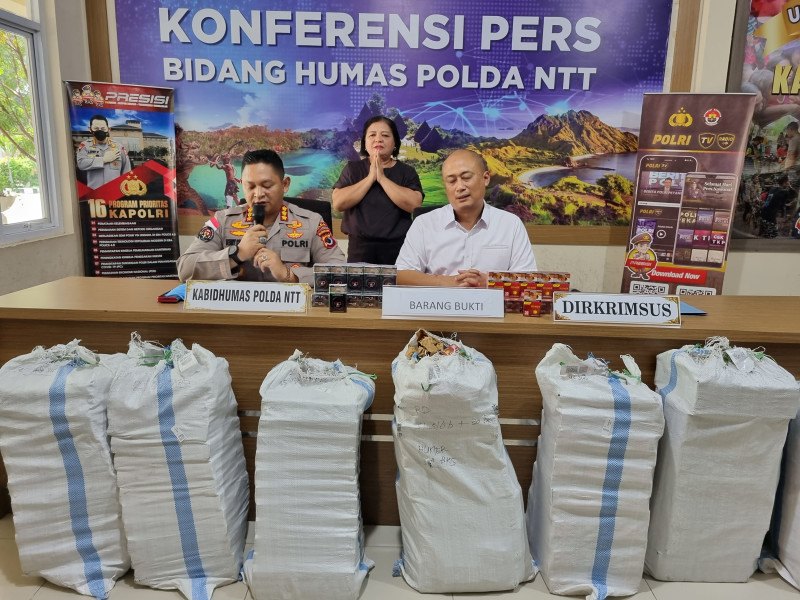Ribuan Bungkus Rokok Ilegal Diamankan Polda NTT di Tiga Kabupaten di Flores